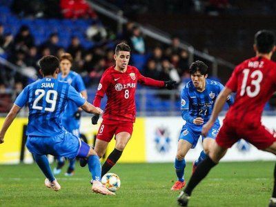 首尔FC发挥稳定，与对手争夺冠军席位