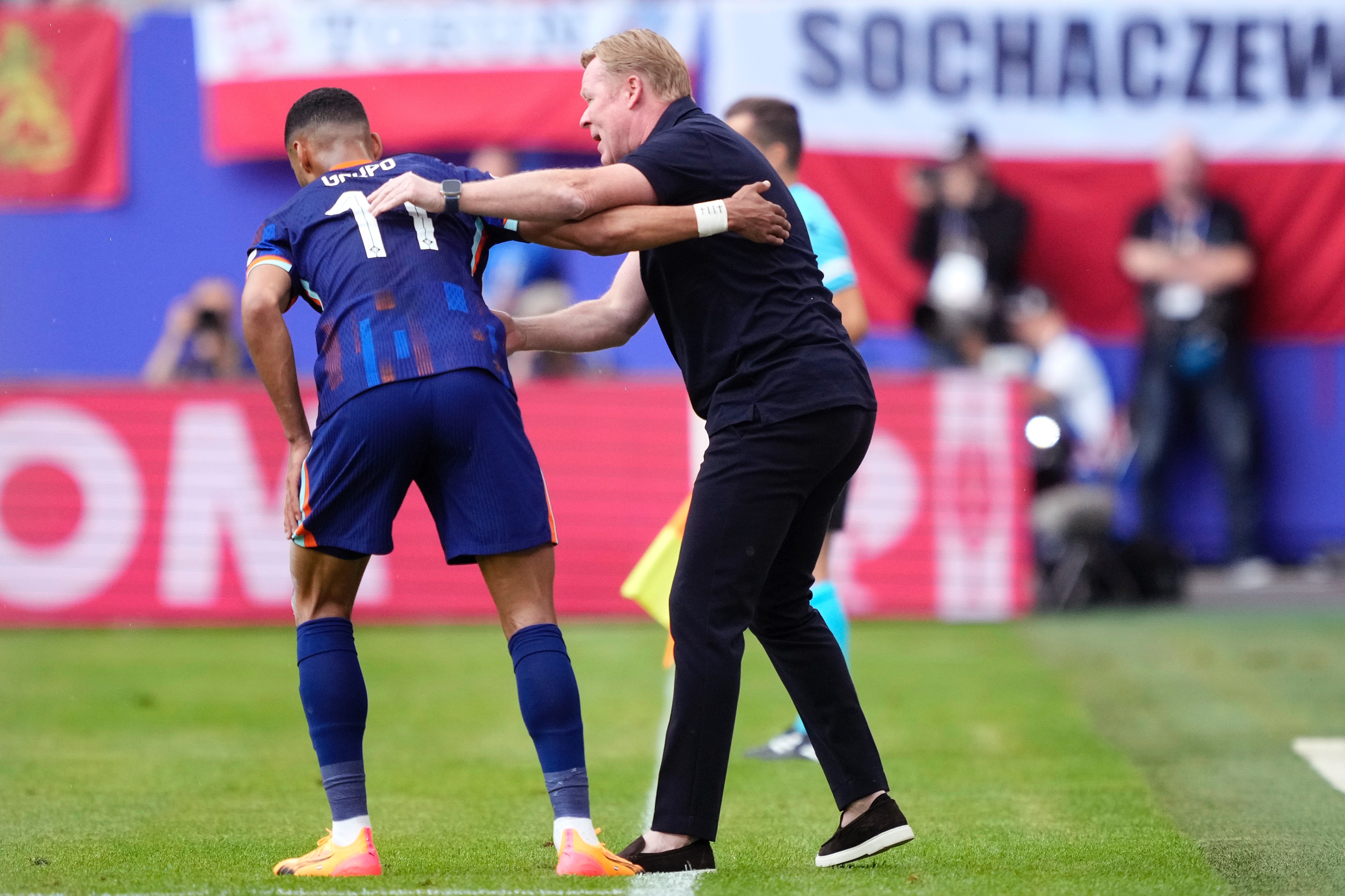 波兰队击败对手,晋级下一轮 波兰队击败对手,晋级下一轮