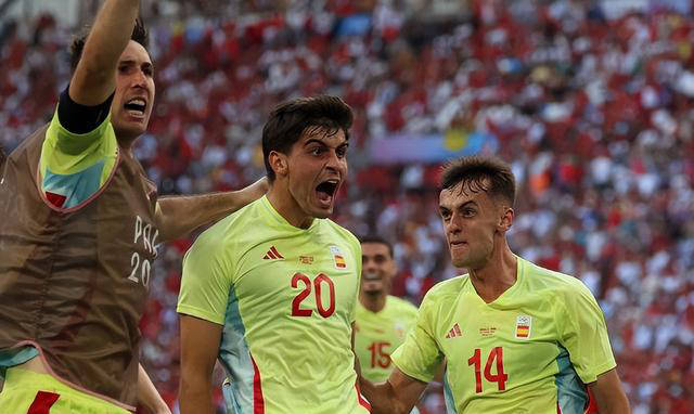 法国队击败西班牙，展现出色表现