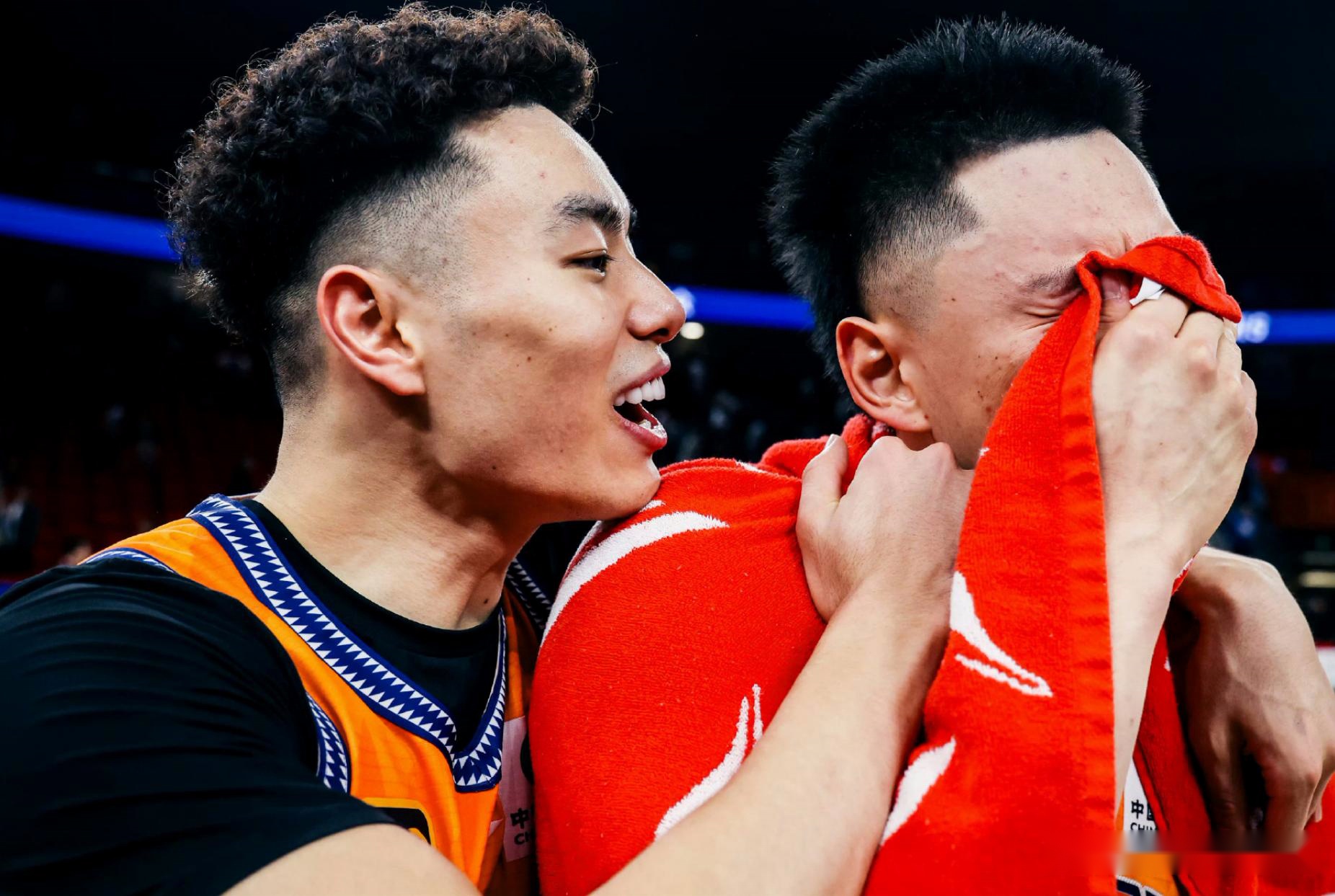 精湛技艺两队球员展现出的高水准表现