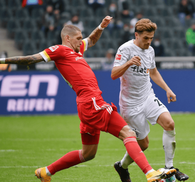 法兰克福主场再次取得胜利,士气高涨 法兰克福主场再次取得胜利,士气高涨