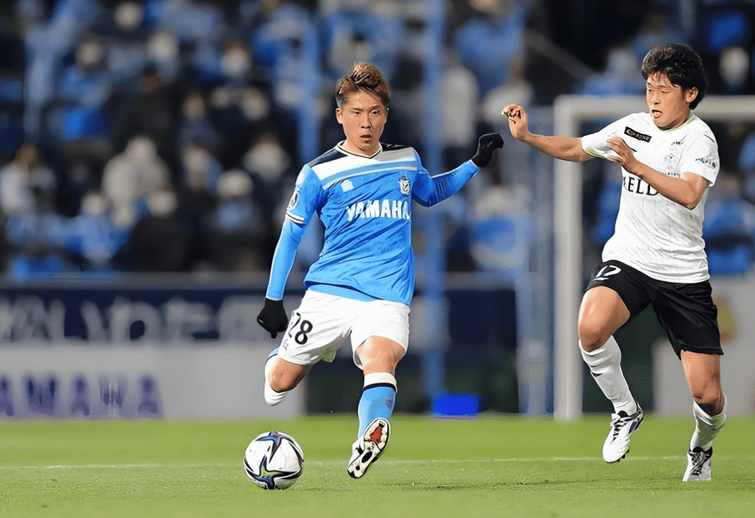 弗赖堡客场与奥格斯堡交手，双方握手言和的简单介绍