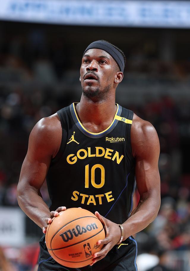 勇士新秀表现出色,成为球队未来希望 勇士新秀表现出色,成为球队未来希望