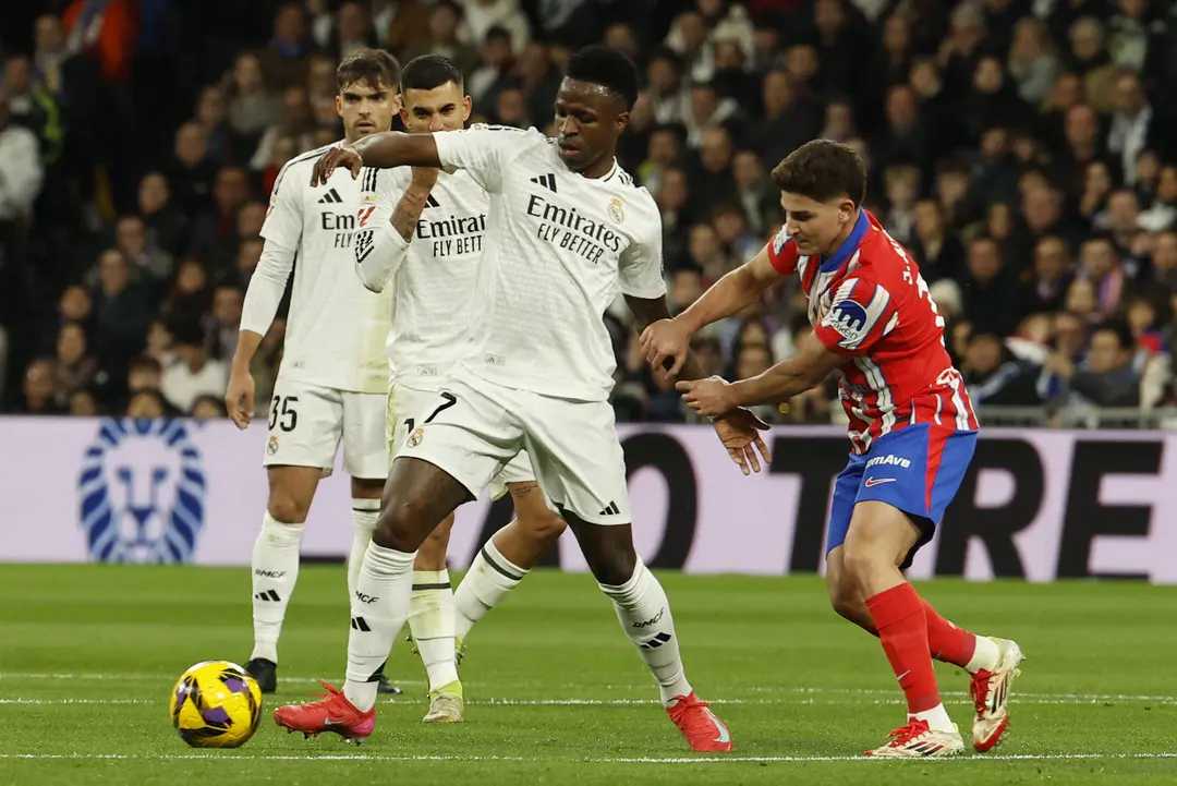 皇马主场2-1逆转马竞，继续保持西甲榜首地位