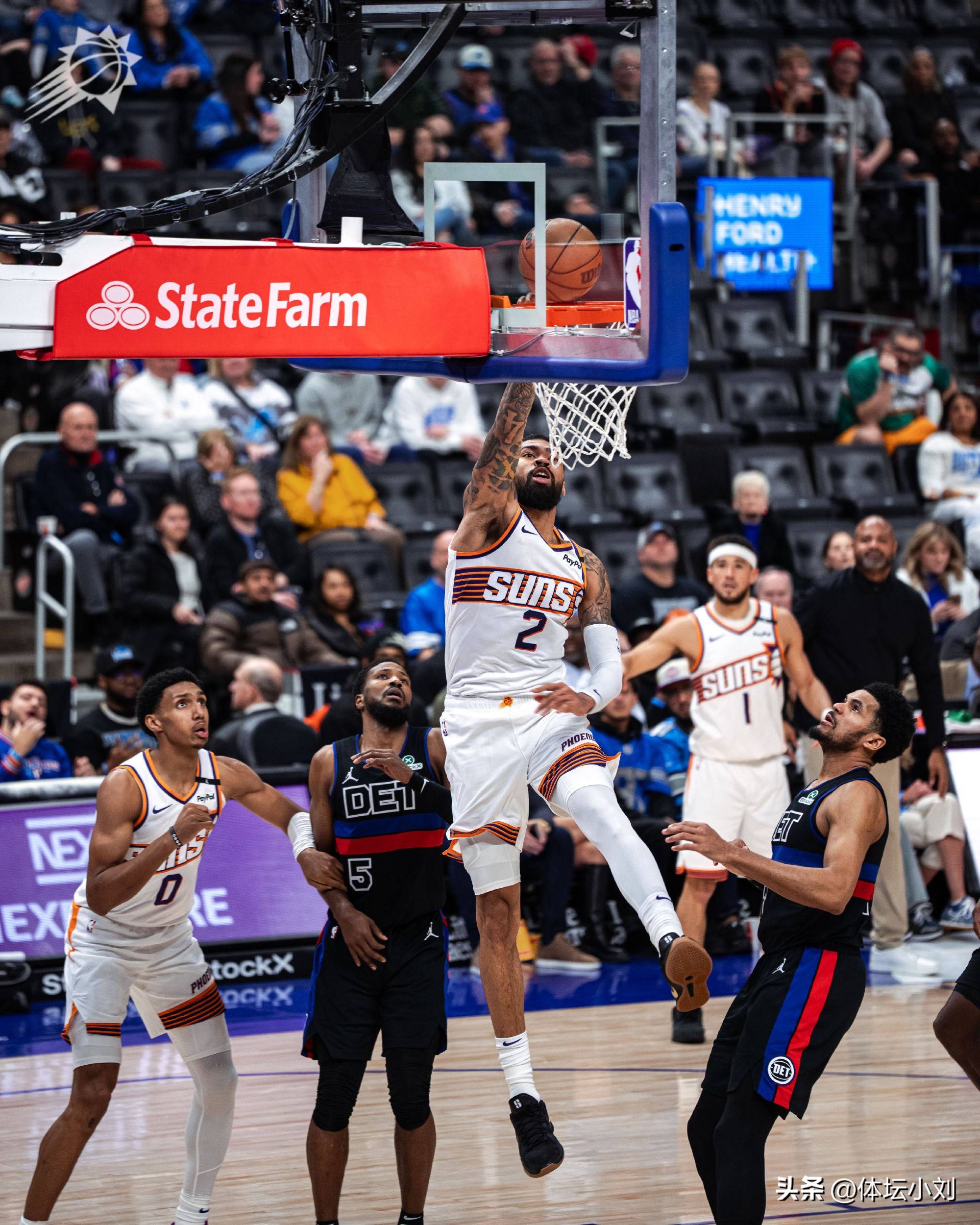 快船惊险击败太阳，保持不败记录