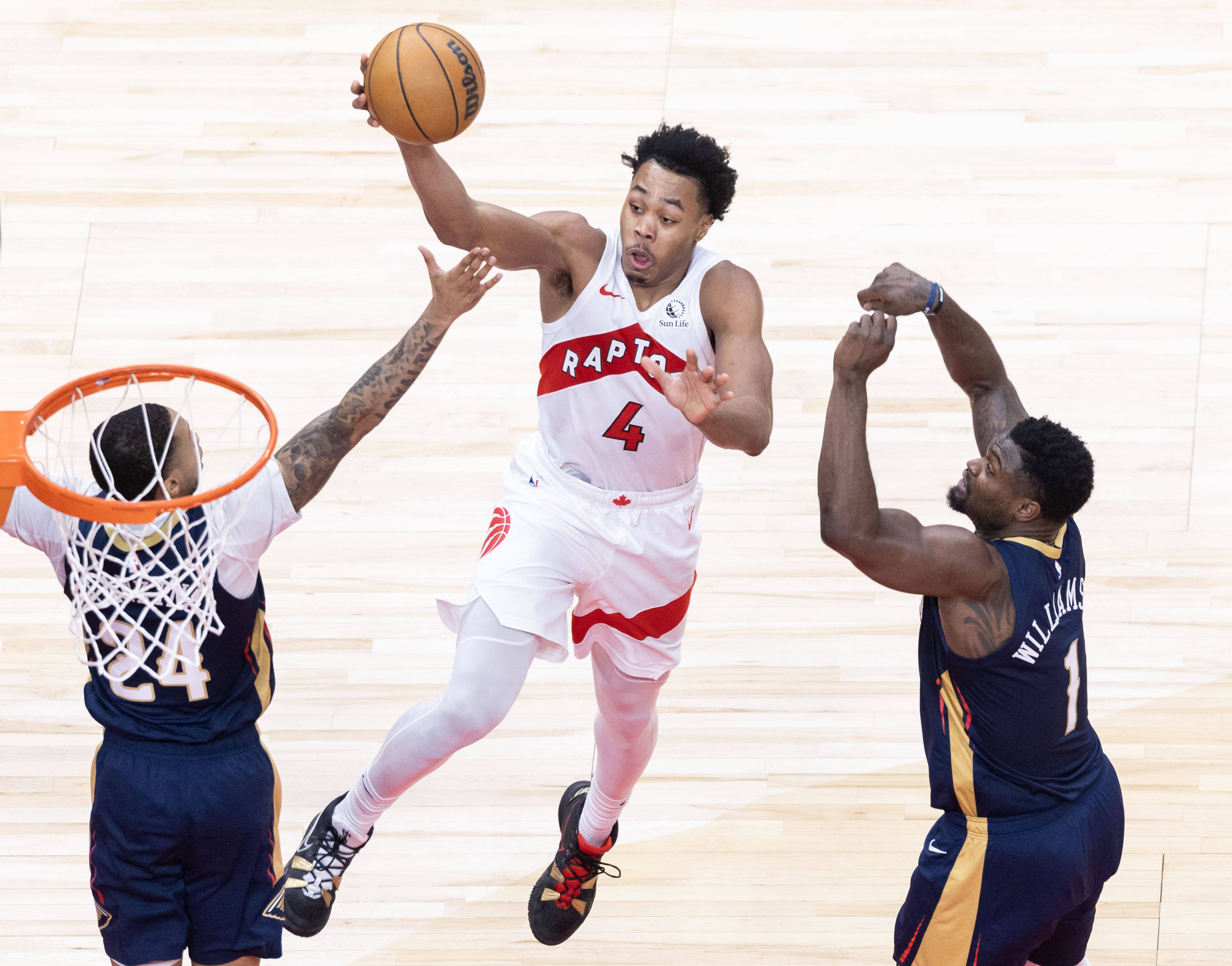 猛龙大胜篮网，领跑东部