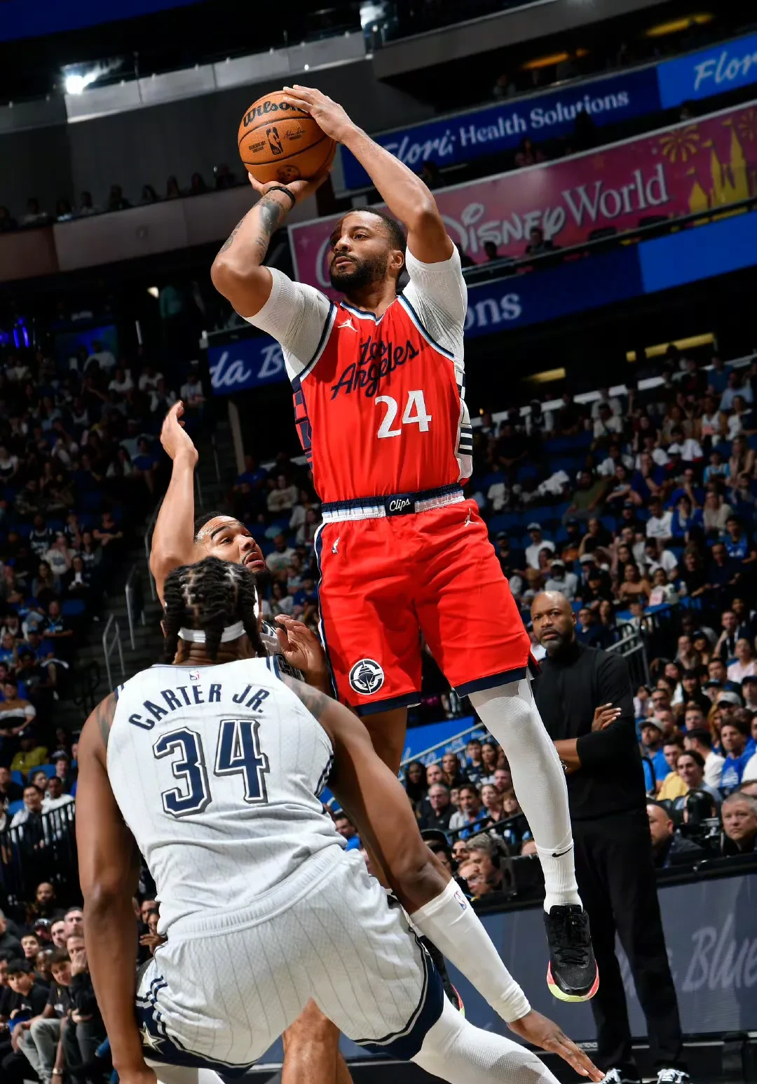 快船客场击败魔术,继续保持胜利 快船客场击败魔术,继续保持胜利