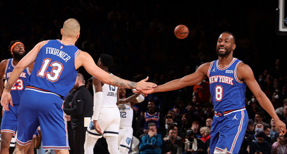 超音速逆转尼克斯，亚当斯发挥稳固的简单介绍