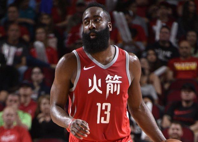 火箭力克骑士,保持不败势头 火箭力克骑士,保持不败势头