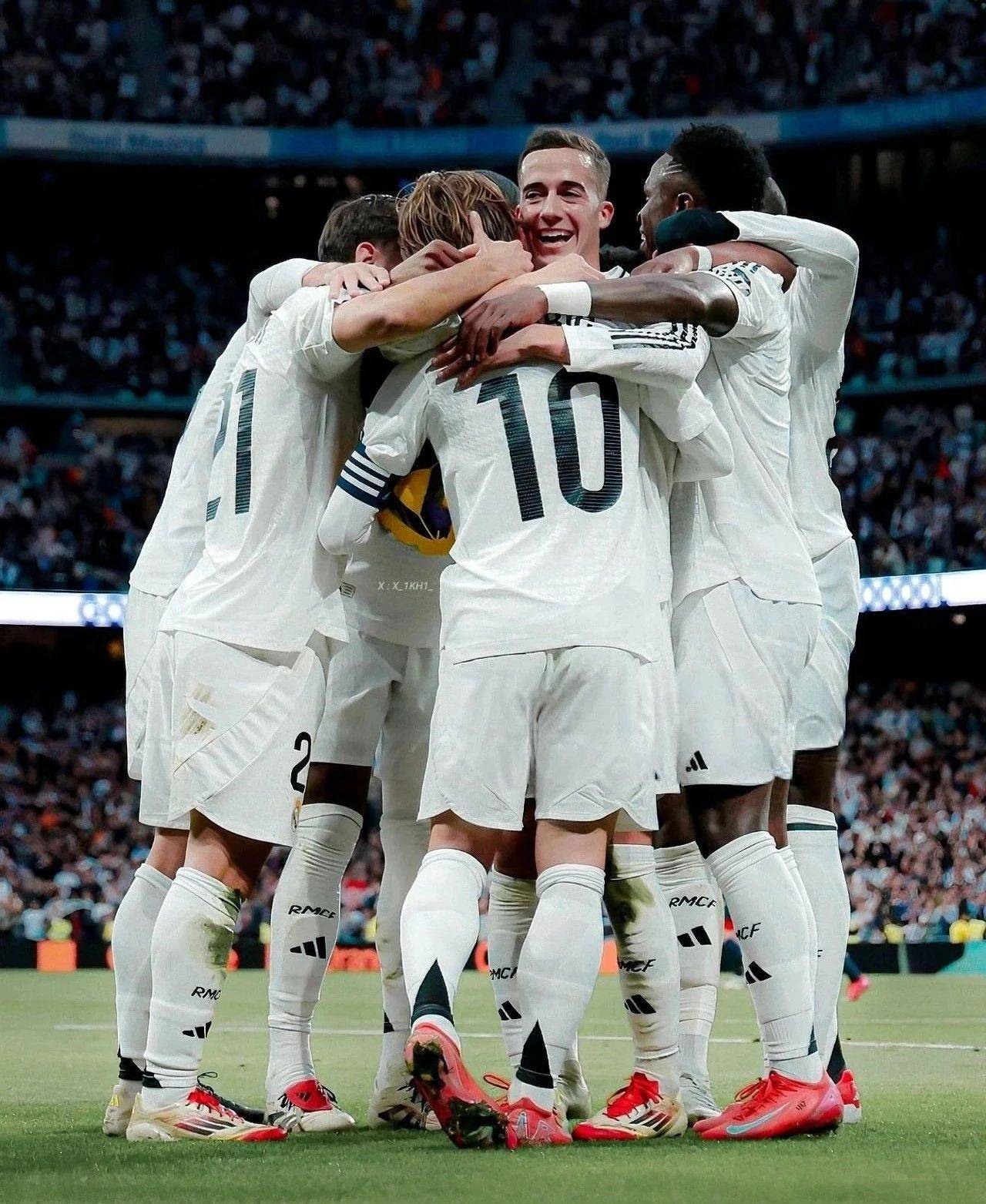 包含巴塞罗那3-1贝蒂斯：梅西梅开二度巴萨豪取联赛六连胜的词条