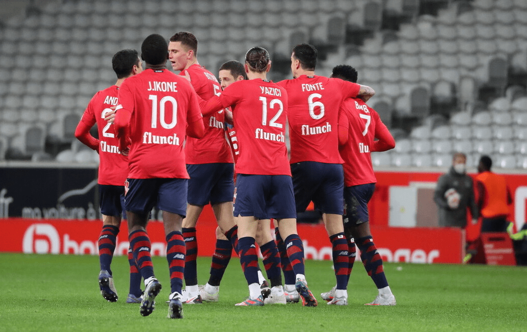 里昂绝杀勒沃库森，马丁内利惊艳四座的简单介绍